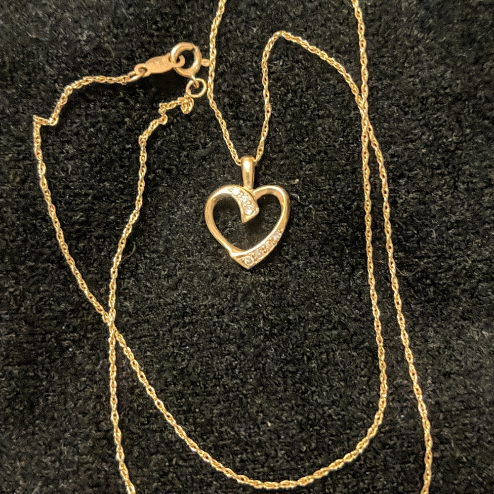 14k gold necklace w/ gold heart pendant & diamonds